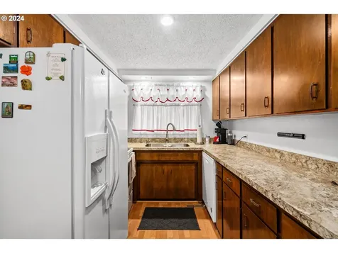 1550 W 11th Avenue Junction City OR 97448