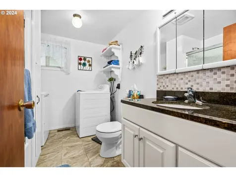 1550 W 11th Avenue Junction City OR 97448