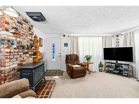 1550 W 11th Avenue Junction City OR 97448