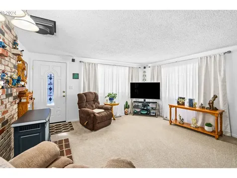 1550 W 11th Avenue Junction City OR 97448
