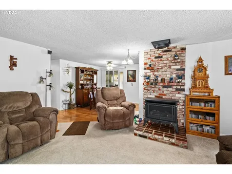 1550 W 11th Avenue Junction City OR 97448
