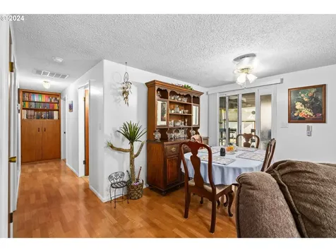 1550 W 11th Avenue Junction City OR 97448