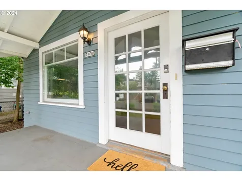 2430 Se 67th Avenue Portland OR 97206