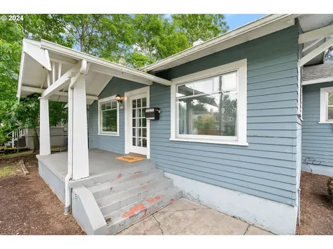 2430 Se 67th Avenue Portland OR 97206