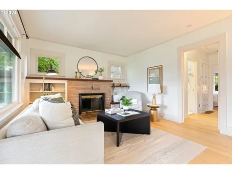 2430 Se 67th Avenue Portland OR 97206