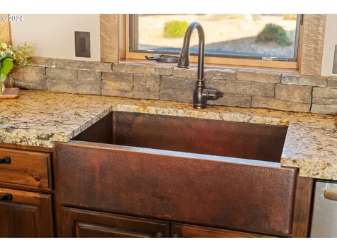 13501 SW Riggs Road Powell Butte OR 97753