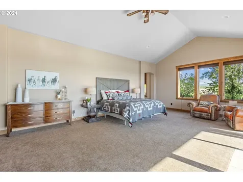 13501 SW Riggs Road Powell Butte OR 97753