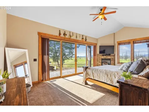 13501 SW Riggs Road Powell Butte OR 97753