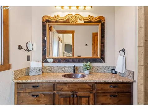 13501 SW Riggs Road Powell Butte OR 97753