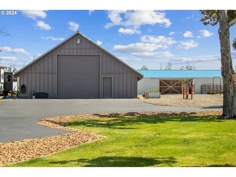 13501 SW Riggs Road Powell Butte OR 97753