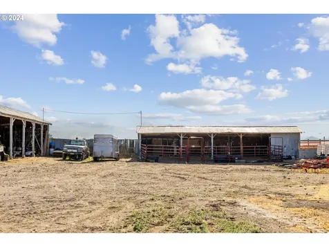 13501 SW Riggs Road Powell Butte OR 97753