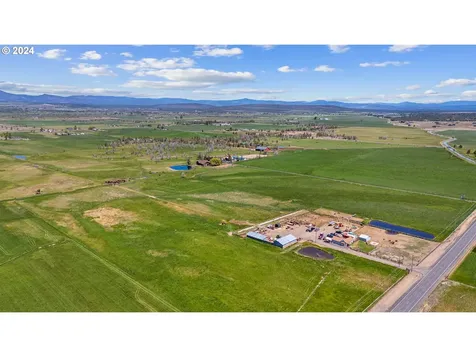13501 SW Riggs Road Powell Butte OR 97753