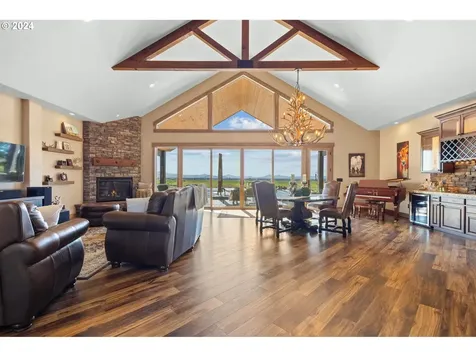 13501 SW Riggs Road Powell Butte OR 97753