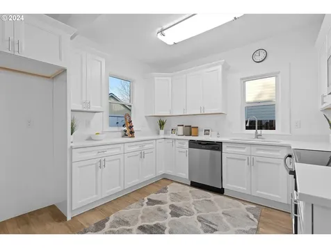 925 NE 72nd Avenue Portland OR 97213