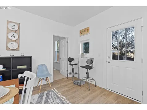 925 NE 72nd Avenue Portland OR 97213
