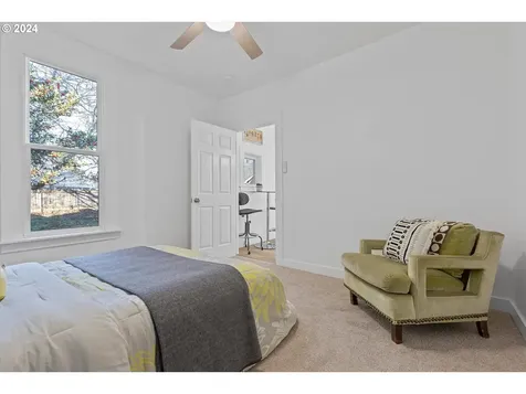 925 NE 72nd Avenue Portland OR 97213