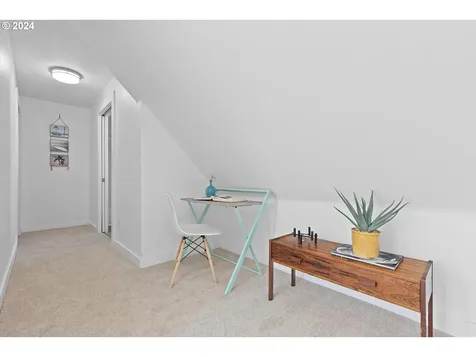 925 NE 72nd Avenue Portland OR 97213