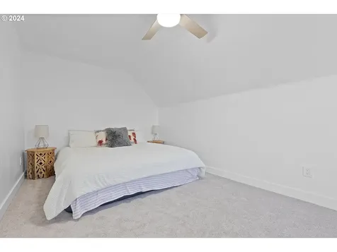 925 NE 72nd Avenue Portland OR 97213