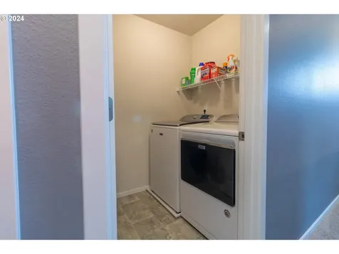 4782 Navigation Avenue NE Salem OR 97305
