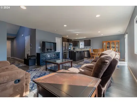 4782 Navigation Avenue NE Salem OR 97305