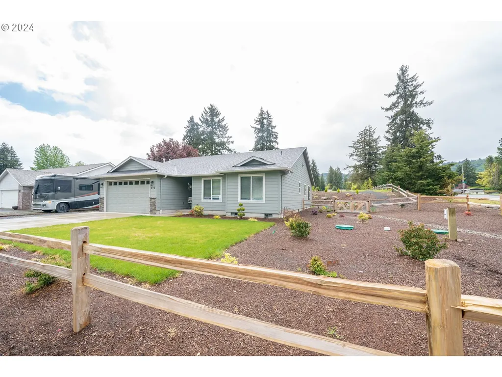 610 Gray Pine Street Lyons OR 97358