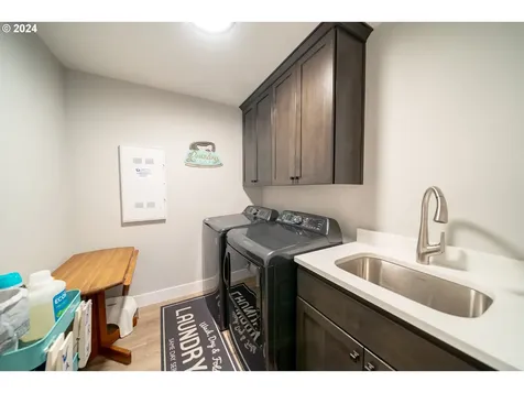 610 Gray Pine Street Lyons OR 97358