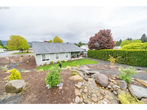 610 Gray Pine Street Lyons OR 97358