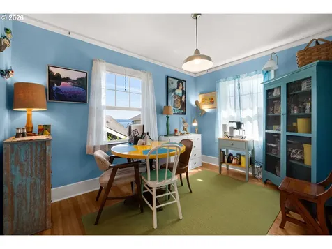 1374 Parker Place Astoria OR 97103