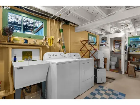 1374 Parker Place Astoria OR 97103