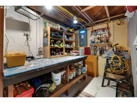1374 Parker Place Astoria OR 97103