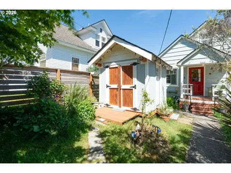 1374 Parker Place Astoria OR 97103