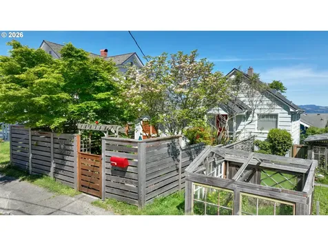 1374 Parker Place Astoria OR 97103