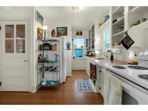 1374 Parker Place Astoria OR 97103