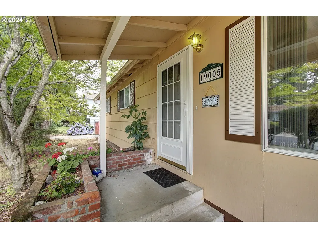 19005 Ne Hassalo Street Portland OR 97230