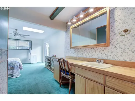19005 Ne Hassalo Street Portland OR 97230