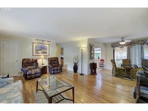 19005 Ne Hassalo Street Portland OR 97230