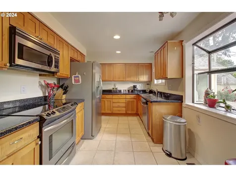 19005 Ne Hassalo Street Portland OR 97230