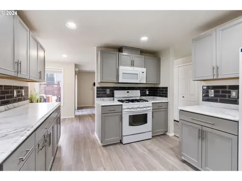 2955 NE 1st Court Hillsboro OR 97124