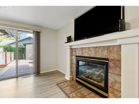 2955 NE 1st Court Hillsboro OR 97124