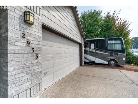 2955 NE 1st Court Hillsboro OR 97124
