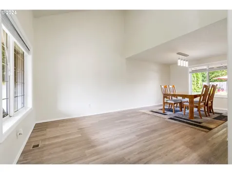 2955 NE 1st Court Hillsboro OR 97124