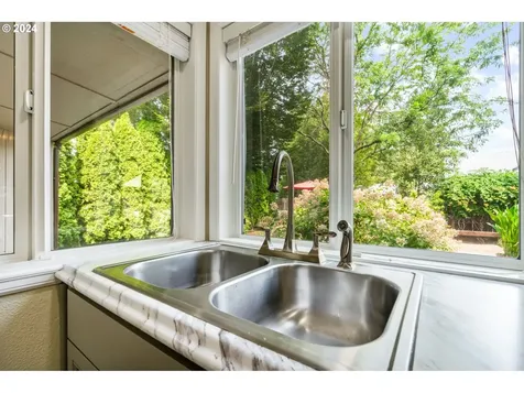 2955 NE 1st Court Hillsboro OR 97124