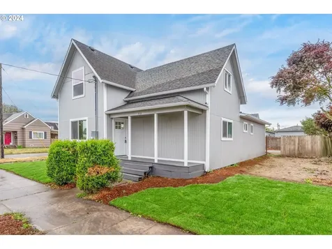 715 S 4th Avenue Kelso WA 98626
