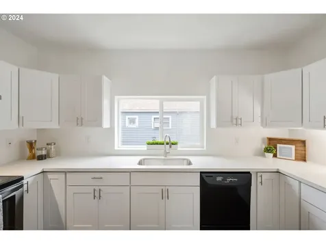 715 S 4th Avenue Kelso WA 98626