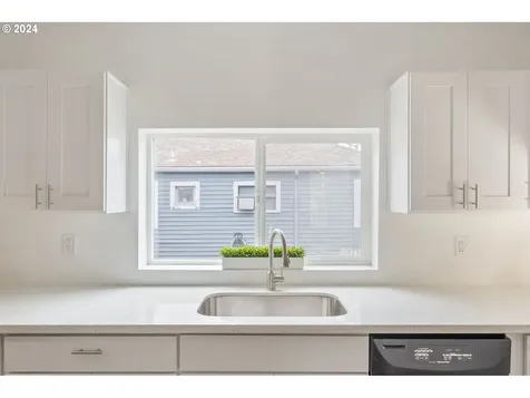 715 S 4th Avenue Kelso WA 98626