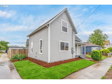 715 S 4th Avenue Kelso WA 98626