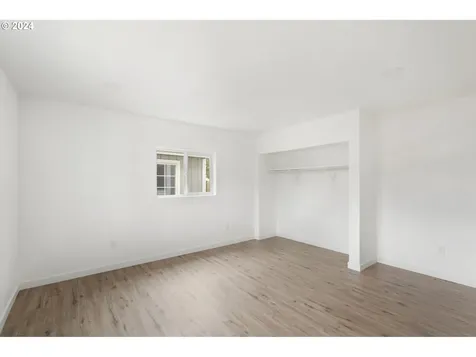 715 S 4th Avenue Kelso WA 98626