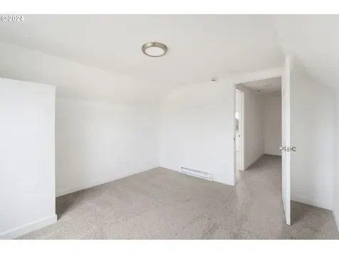 715 S 4th Avenue Kelso WA 98626