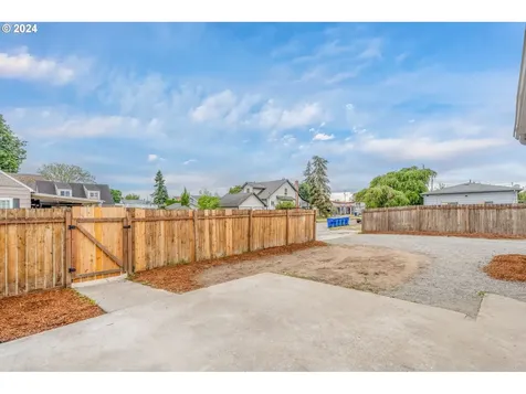 715 S 4th Avenue Kelso WA 98626