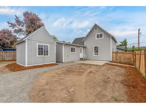 715 S 4th Avenue Kelso WA 98626